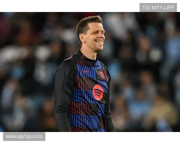 前波兰助教：什琴斯尼能快速融入巴萨；我不担心他抽烟的问题